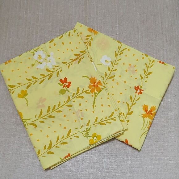 Vintage Good Morning Floral Yellow Standard Pillowcases Set of 2 - Picture 1 of 7